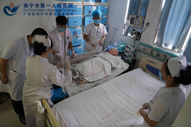 7.与相关科室进行交接.jpg