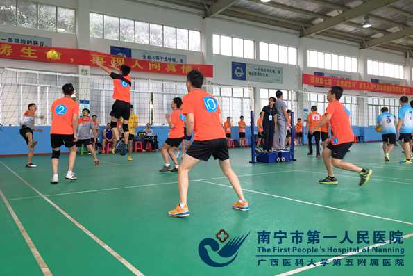 1.图为气排球活动剪影(刘璐供图).jpg