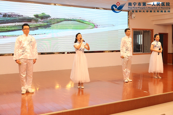 演讲现场.jpg