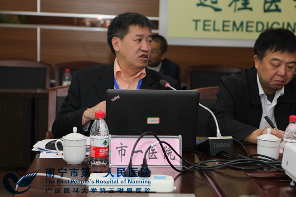 3.市一医院院长韦金儒做汇报.jpg