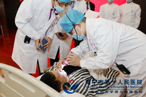2.主任医师查体.jpg
