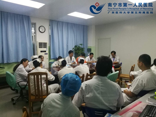 刘津江副书记给全体党员上十九大精神专题辅导党课.jpg