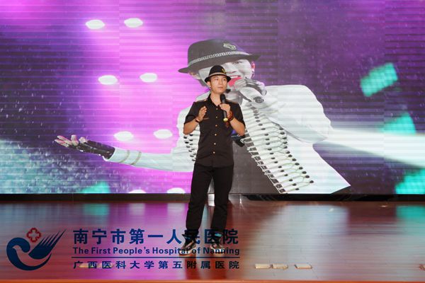 宣讲嘉宾卓君.jpg