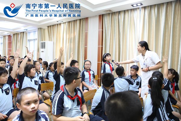 3.孩子们积极回答问题.jpg