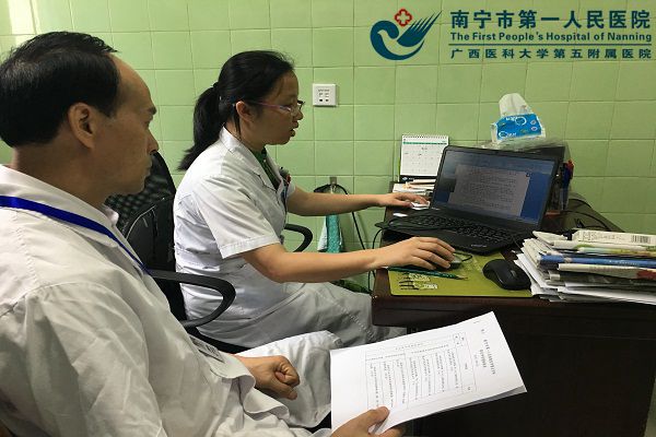 图为肾内科临床重点专科现场督查.jpg