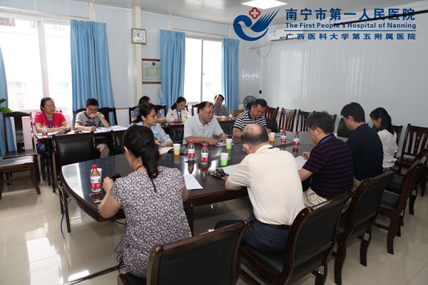 区社保局到我院调研.jpg