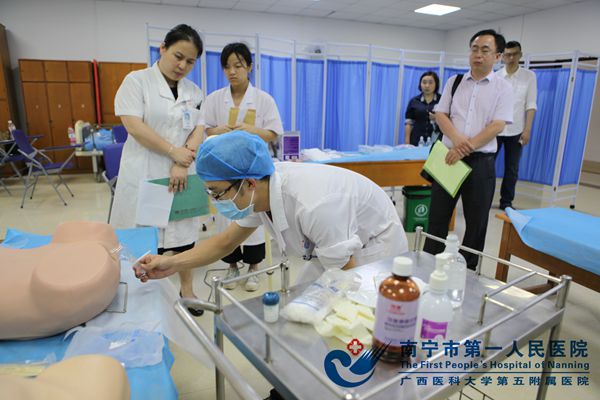 1、学生接受考核现场1.jpg