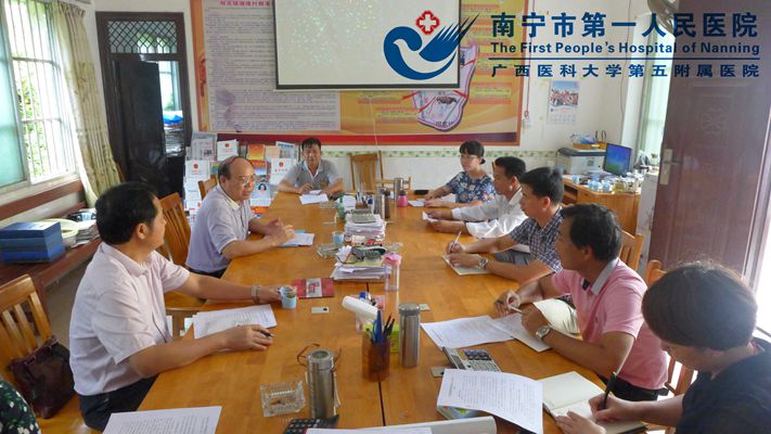 不忘初心,坚决打羸扶贫攻坚战——南宁市第一人民医院到定点扶贫村开展党建共建专题党课和调研慰问活动1.jpg