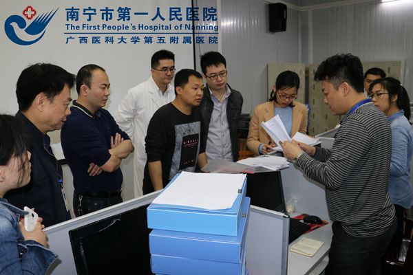 科教部、住培办及住培基地秘书核对台账材料.jpg