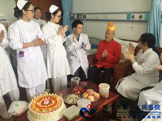 生日会现场.jpg