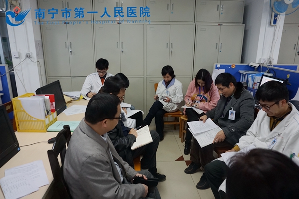 1.图为座谈会现场_副本_副本.jpg