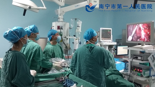 手术过程中.jpg