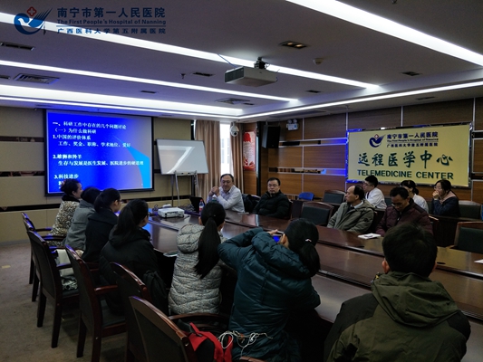 1.李胜教授授课现场 供图 周晓峰.jpg