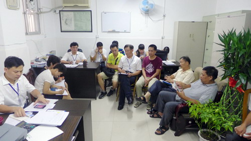 总务科全体工作人员参加会议.jpg
