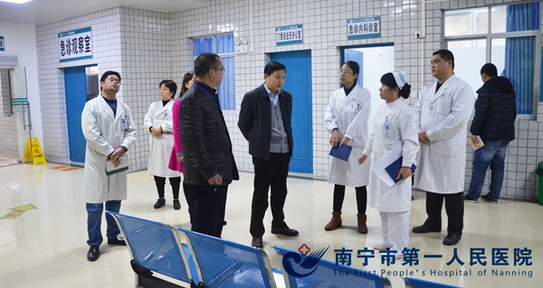黎书记到科室布置工作.jpg