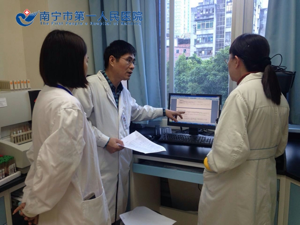 3.图为检验科督查现场.jpg