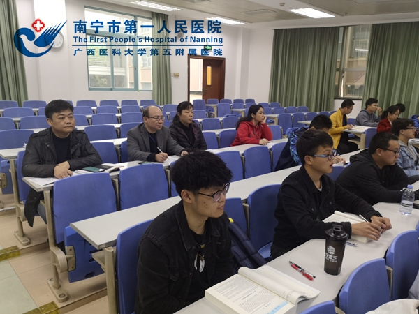 督导组专家开展听课督导.jpg