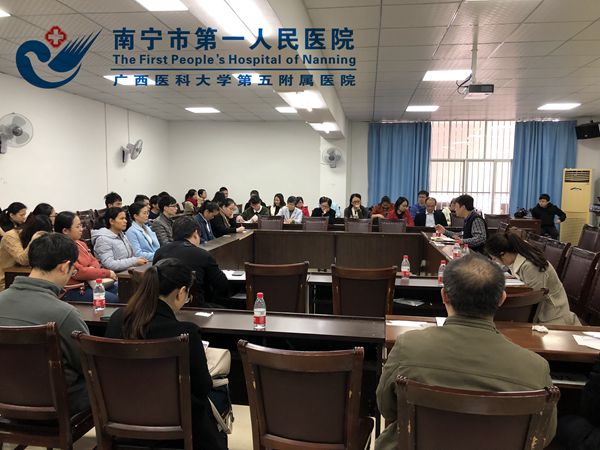 1.师生座谈会.jpg