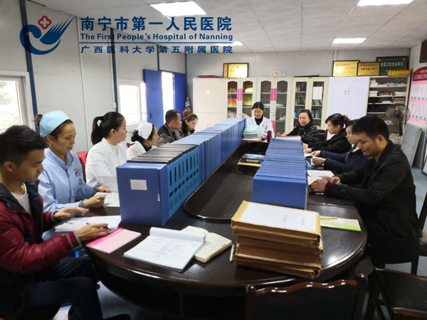 我院李家萱高级顾问受邀到医联体单位南宁南国妇产医院进行指导校验.jpg