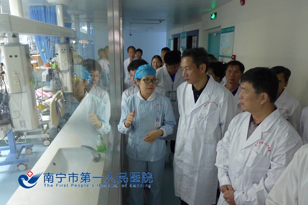 参观消毒供应中心.JPG