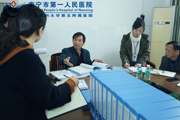 现场交流指导.jpg