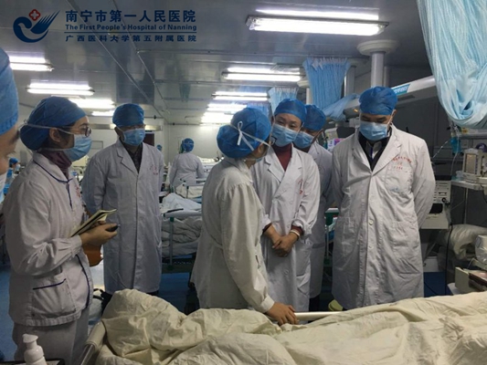 2.到重症医学科进行指导.jpg