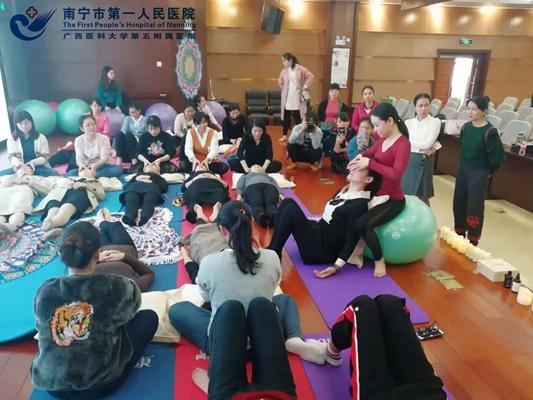 2.2018年产科助产适宜技术推广学习班授课现场.jpg