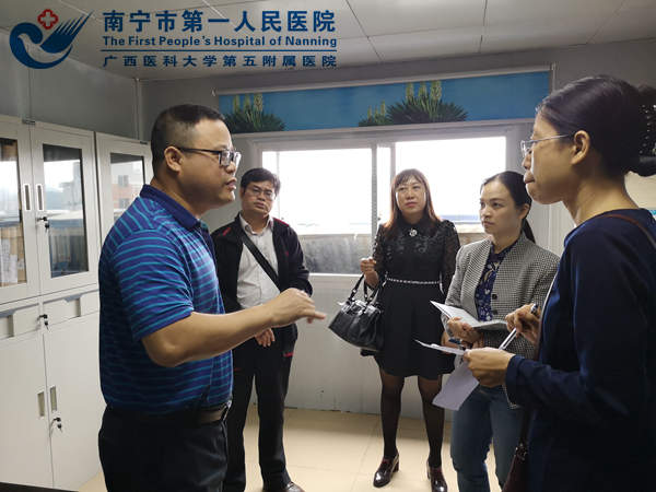 2018-11-15市一与埌东分院专家组到青秀区四家卫生院勘察 - 副本_副本.jpg