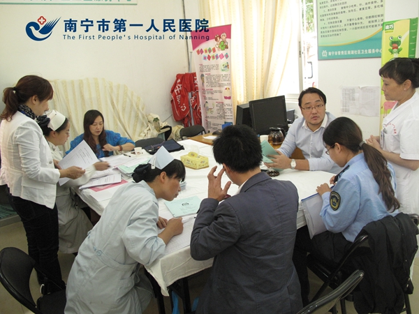 青秀区卫计局检查组到南湖社区卫生服务中心进行公卫服务现场复核工作.JPG