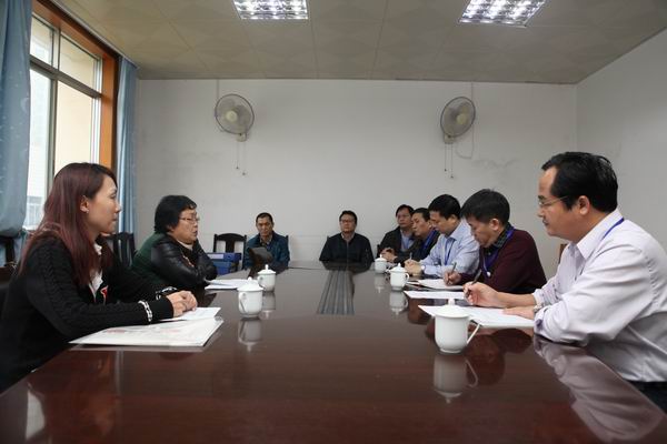 1、图为李玲书记与市一医院领导班子谈话.JPG