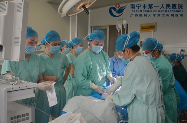 图1:手术现场.jpg