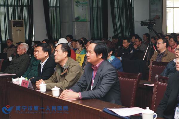 南宁市卫计委党委副书记、副主任丁伟同志参加此次道德讲堂.JPG