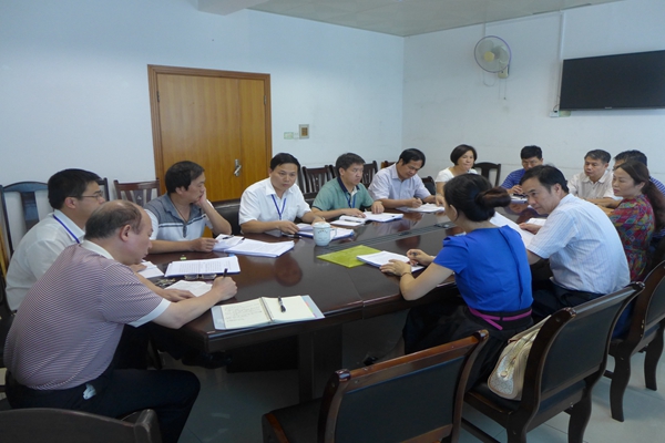 南宁市第一人民医院领导班子专题民主生活会现场.JPG
