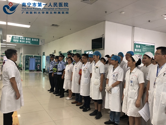 2.韦院长现场总指挥演练.jpg