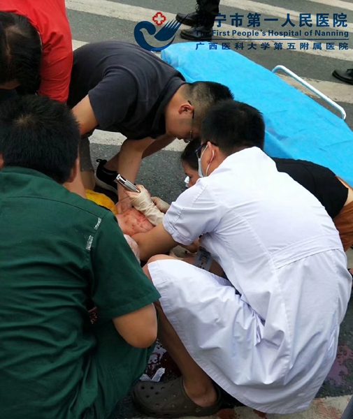 图1:抢救现场.jpg