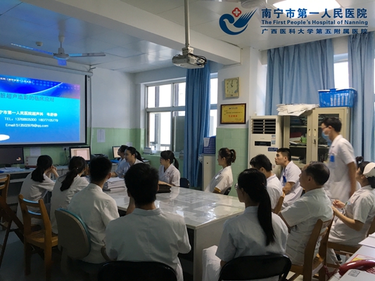 肾内科组织医务人员听课.jpg