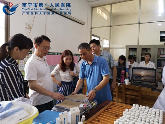 2018-8-3我院谢焱副院长在桂平市上珠精神病医院指导工作.jpg