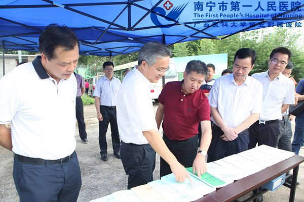 2.南宁市第一人民医院韦金儒院长介绍相思湖医院(南宁市卫生学校附属医院)项目情况.jpg