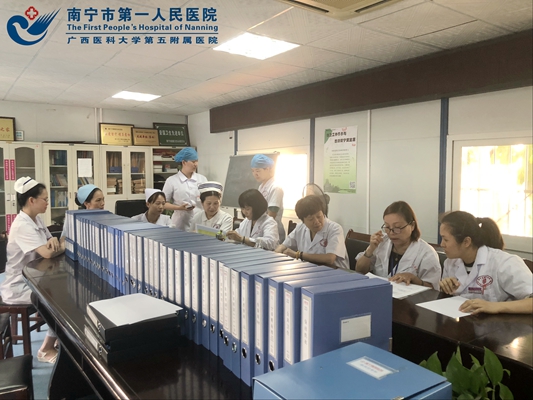 1.图为我院质量与安全管理办公室李家萱、蒋芝英到南国妇产医院指导现场.jpg