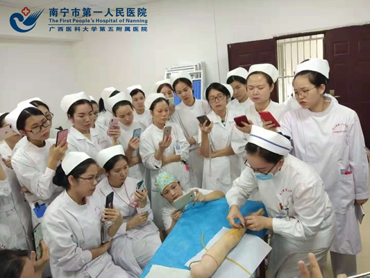 1.培训现场.jpg