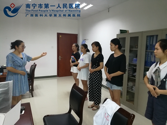 3.图为张婷副主任进行现场指导.jpg