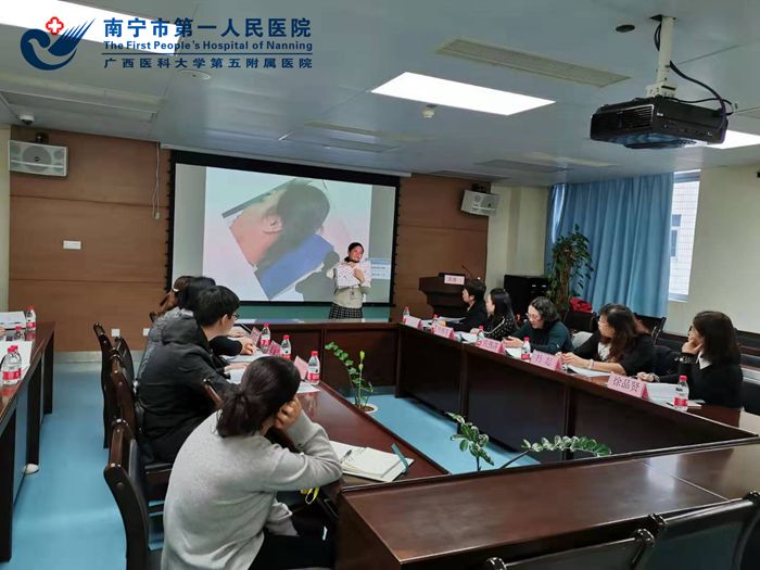 1578015529129051632.jpg 2.现场展示减压枕(周晓峰 供图).jpg