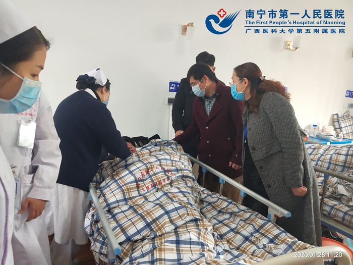 2020年1月28日，黄岳助理一行到大塘养老服务中心看望老人.jpg