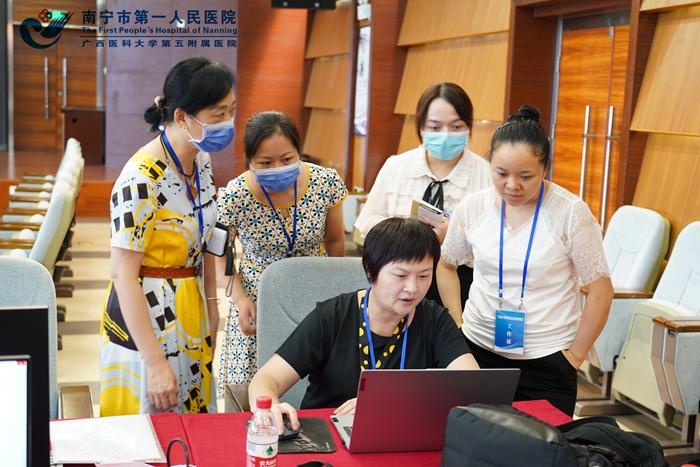 1594602803137072058.jpg 2、我院积极配合专家组检查.jpg