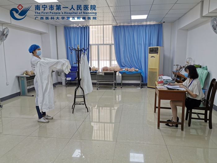 1594627971959066261.jpg 1、穿脱隔离衣考核.jpg