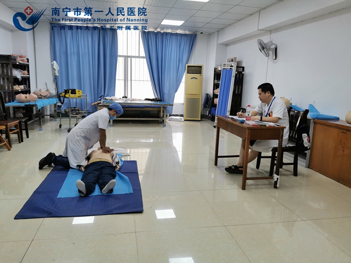 1594628121124022832.jpg 3、心肺复苏考核.jpg