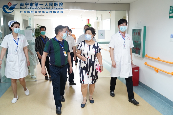 1594631905779009218.jpg 1、市人大领导到青秀分院调研现场.jpg