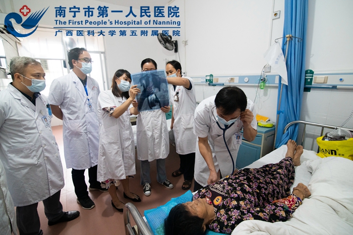 1600993930316067156.jpg 1.义诊现场.jpg