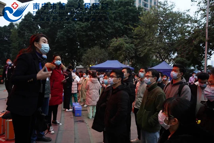 1611276587205056534.jpg 2.各组组长在现场一遍遍强调注意事项.jpg