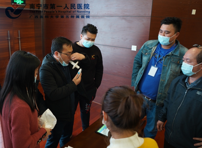1615191062471011992.jpg 2、图为操作培训现场.jpg